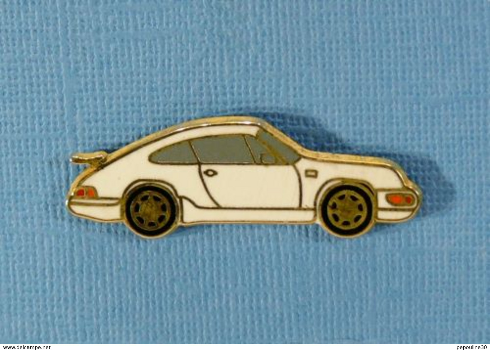 1 PIN'S //  ** PORSCHE 911 CARRERA ** . (Made In France) Attaches Double - Porsche