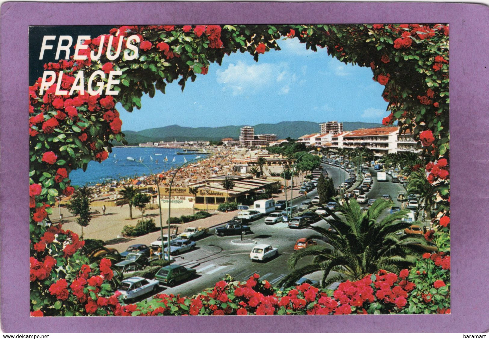 83 FREJUS PLAGE La Promenade Et La Plage Au Fond La Chaine Des Maures Automobiles Citroën Ami 8 Renault 6 R5 Golf 404 - Frejus