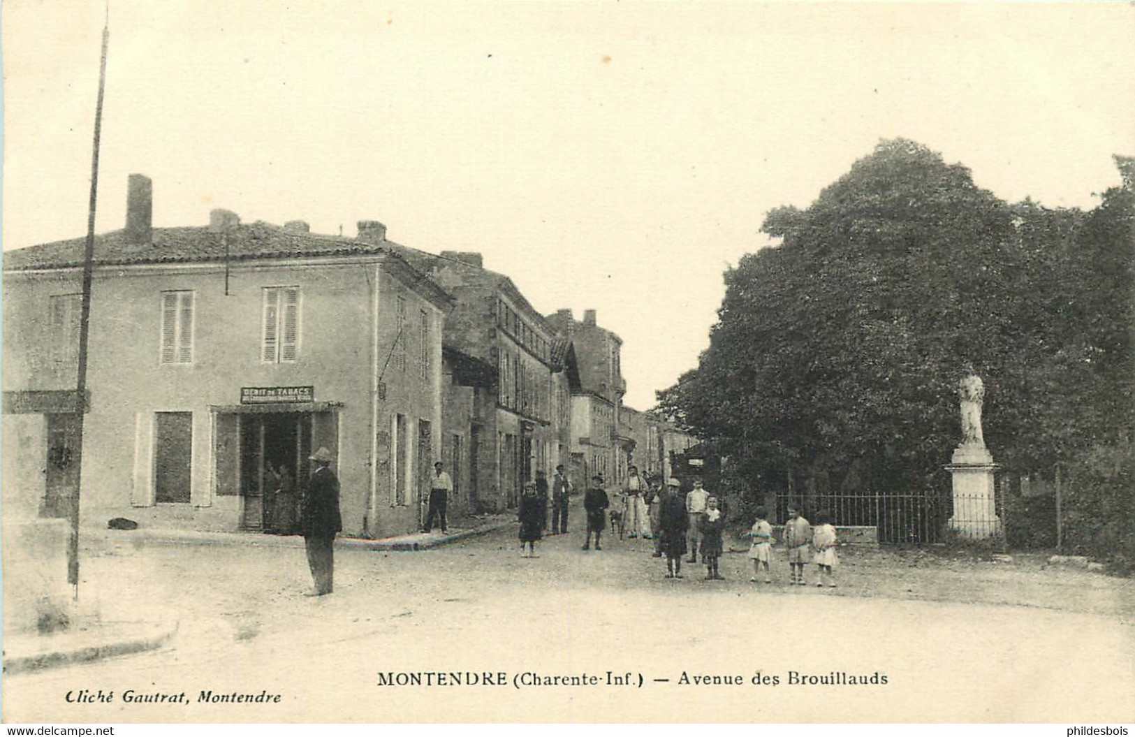 CHARENTE MARITIME  MONTENDRE   Avenue Des Brouillards - Montendre
