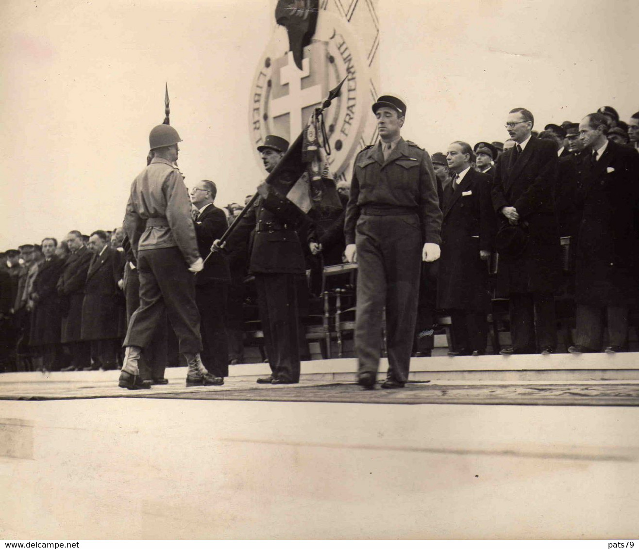 PHOTO De PRESSE :  Général  DE GAULLE ............  Dimensions:  24 X 18 Cm - Historische Documenten