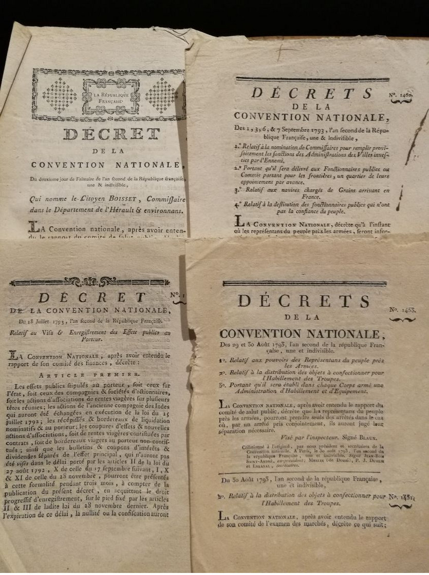 Lot De 100 Loi, Décret, Arrest,.....essentiellement Révolution, Qqs 1716 - Decreti & Leggi