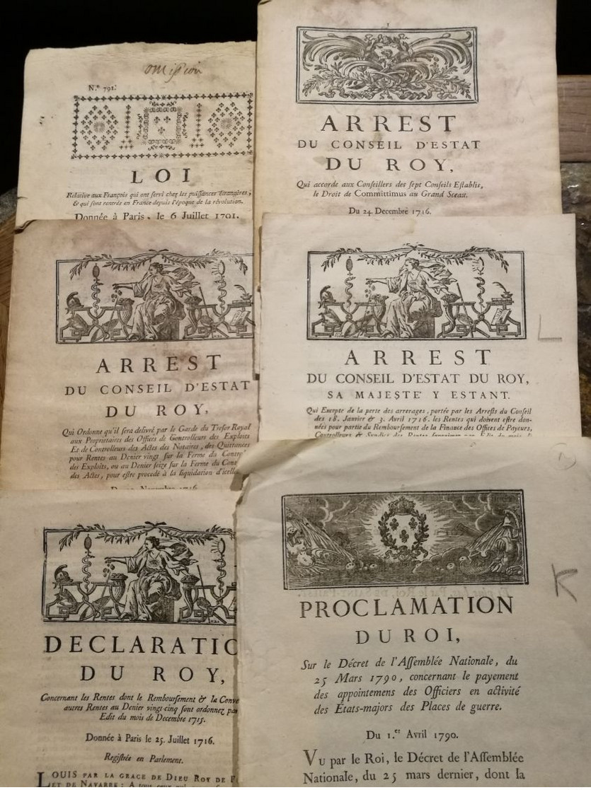 Lot de 100 loi, décret, arrest,.....essentiellement révolution, qqs 1716