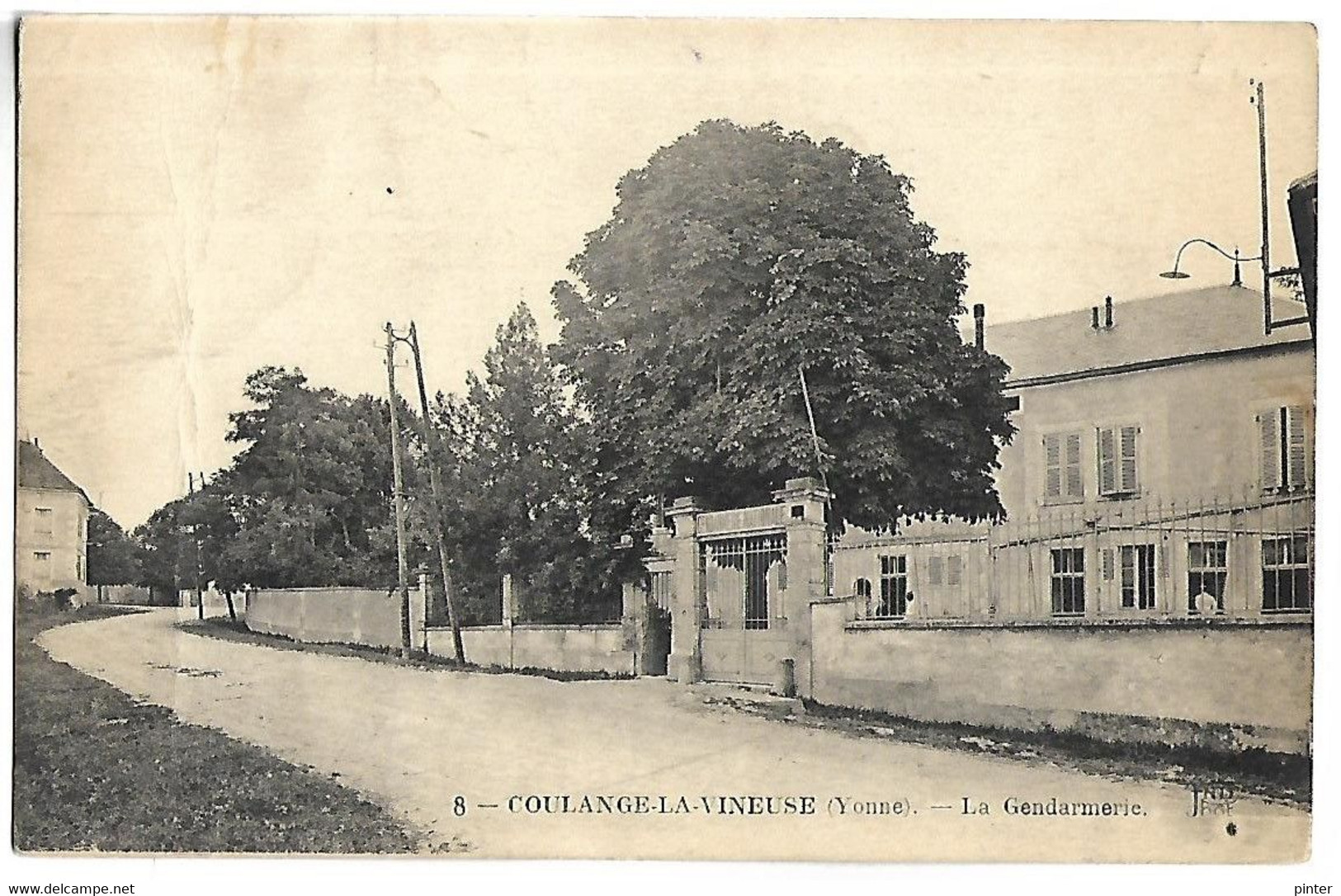 COULANGES LA VINEUSE - La Gendarmerie - Coulanges La Vineuse