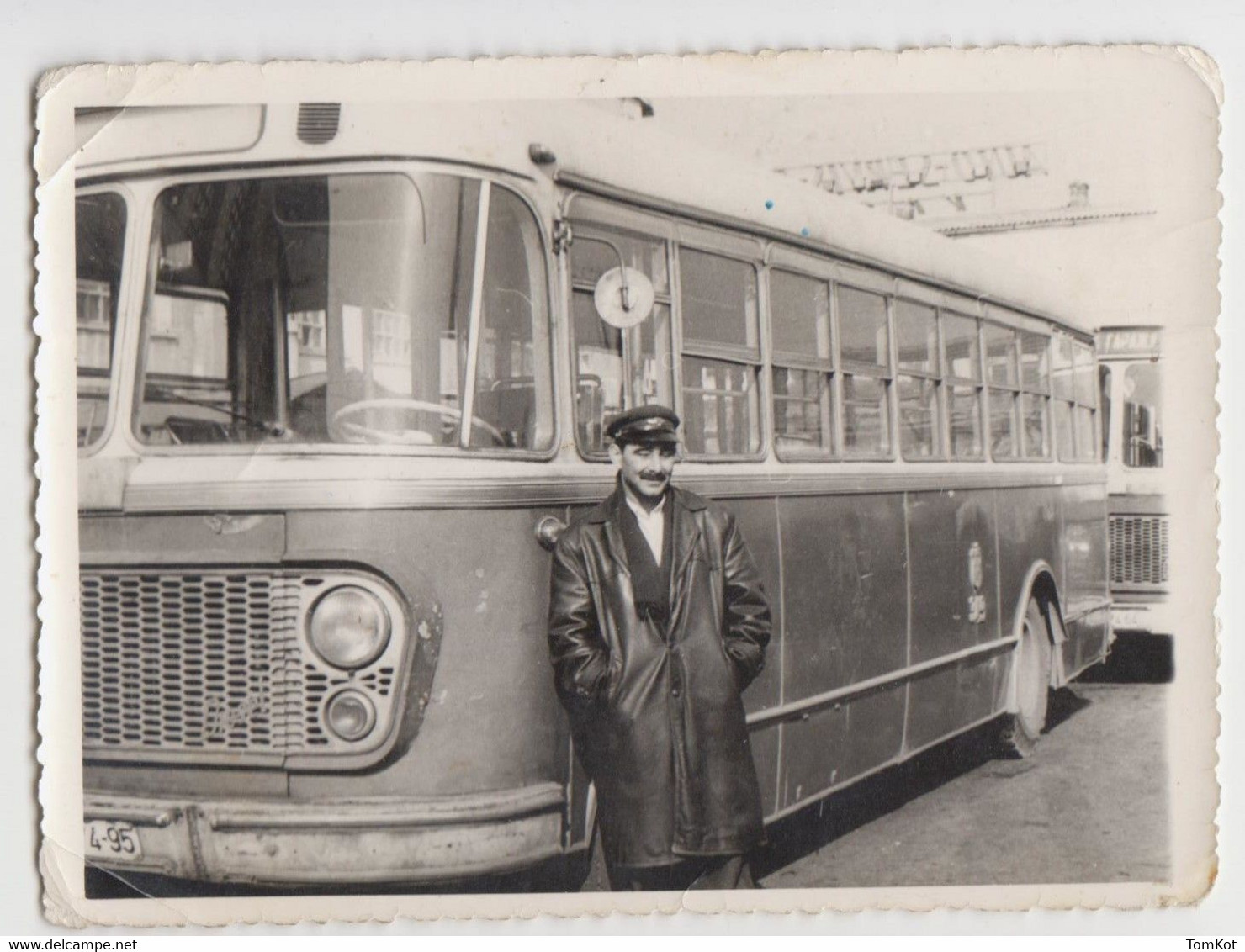 Old Photo Belgrade City Bus And Driver - Auto's