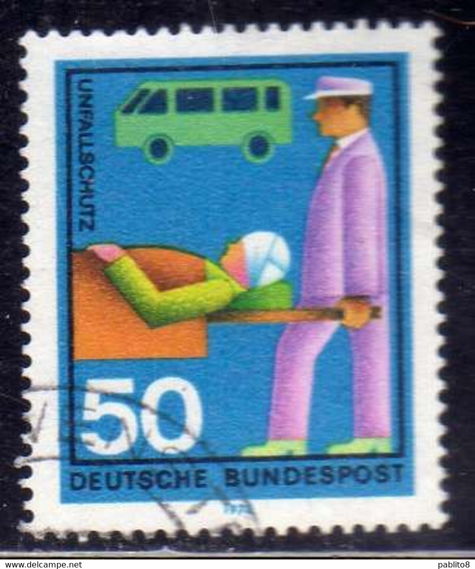 GERMANY GERMANIA ALLEMAGNE 1970 STRETCHER BEARER CASUALITY & AMBULANCE 50pf USED USATO OBLITERE' - Oblitérés