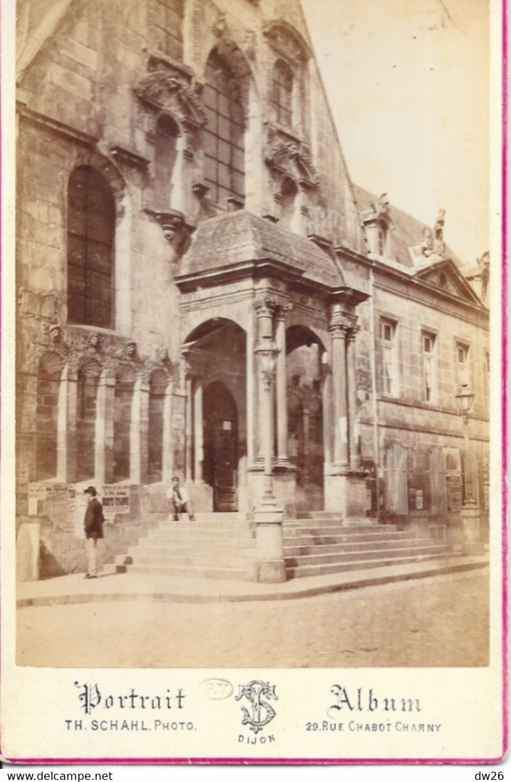 Photo Bromure Ancienne Du Palais De Justice De Dijon: Le Porche, Affiches (1873 ?) Th. Schahl, Photographe - Oud (voor 1900)