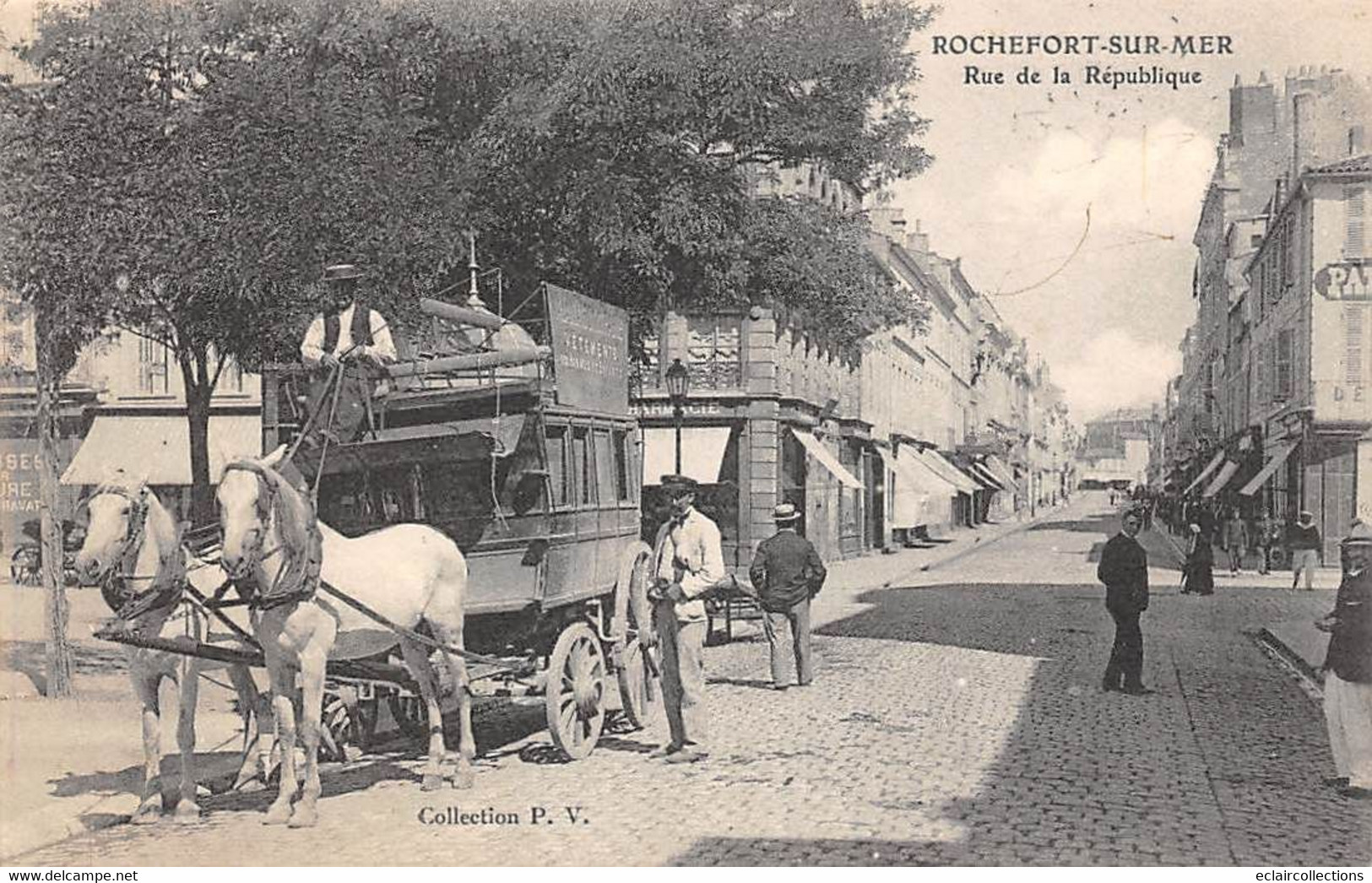 Rochefort Sur Mer       17       Rue De La République.  Diligence  Avec Publicité  Magasins De La Bourse     (voir Scan) - Rochefort