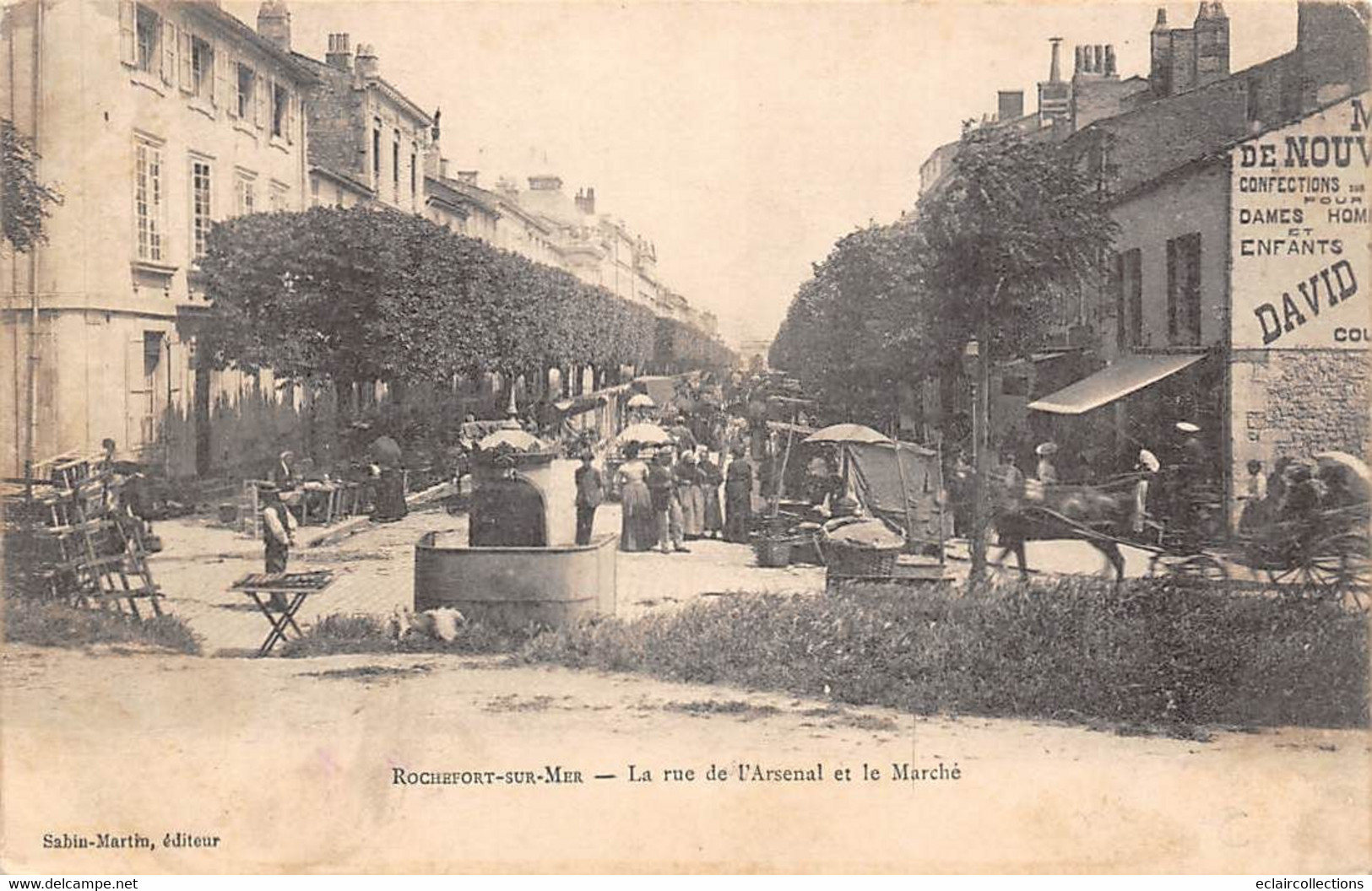 Rochefort Sur Mer       17       Rue De L'Arsenal .   Le Marché   - En Partie Décollée -(voir Scan) - Rochefort