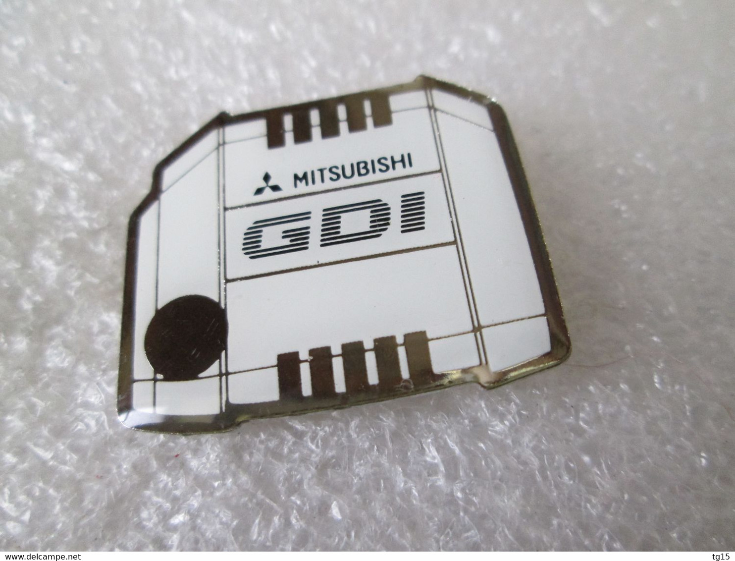 PIN'S   MITSUBISHI   GDI  MOTEUR - Mitsubishi