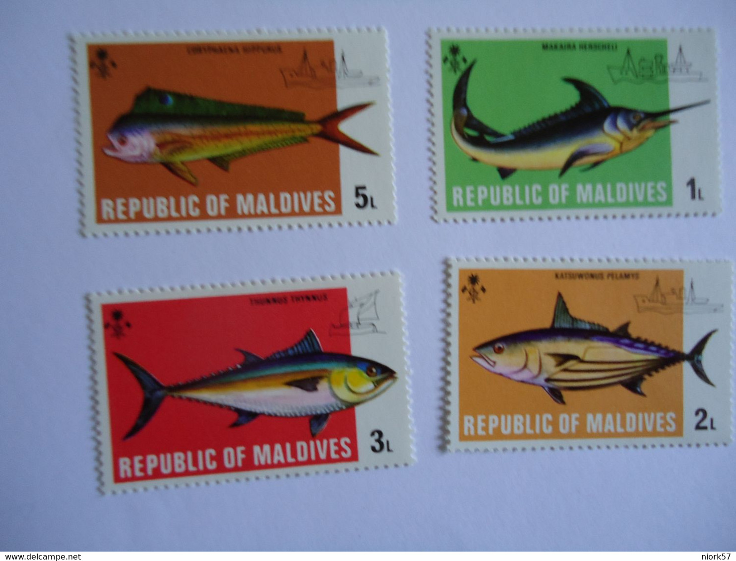 MALDIVES MNH STAMPS  FISHES FISH - Maldives (1965-...)