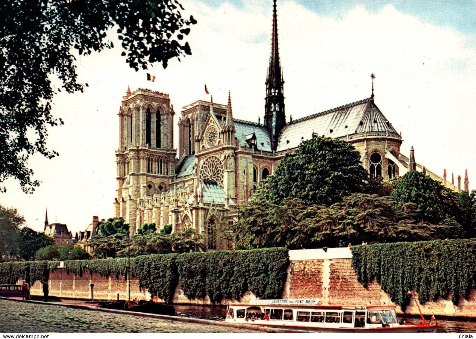 6737 PARIS  Notre Dame Sur Le Petit Bras De La Seine Vue Du Quai Montebello    (scan Recto-verso) - Kerken