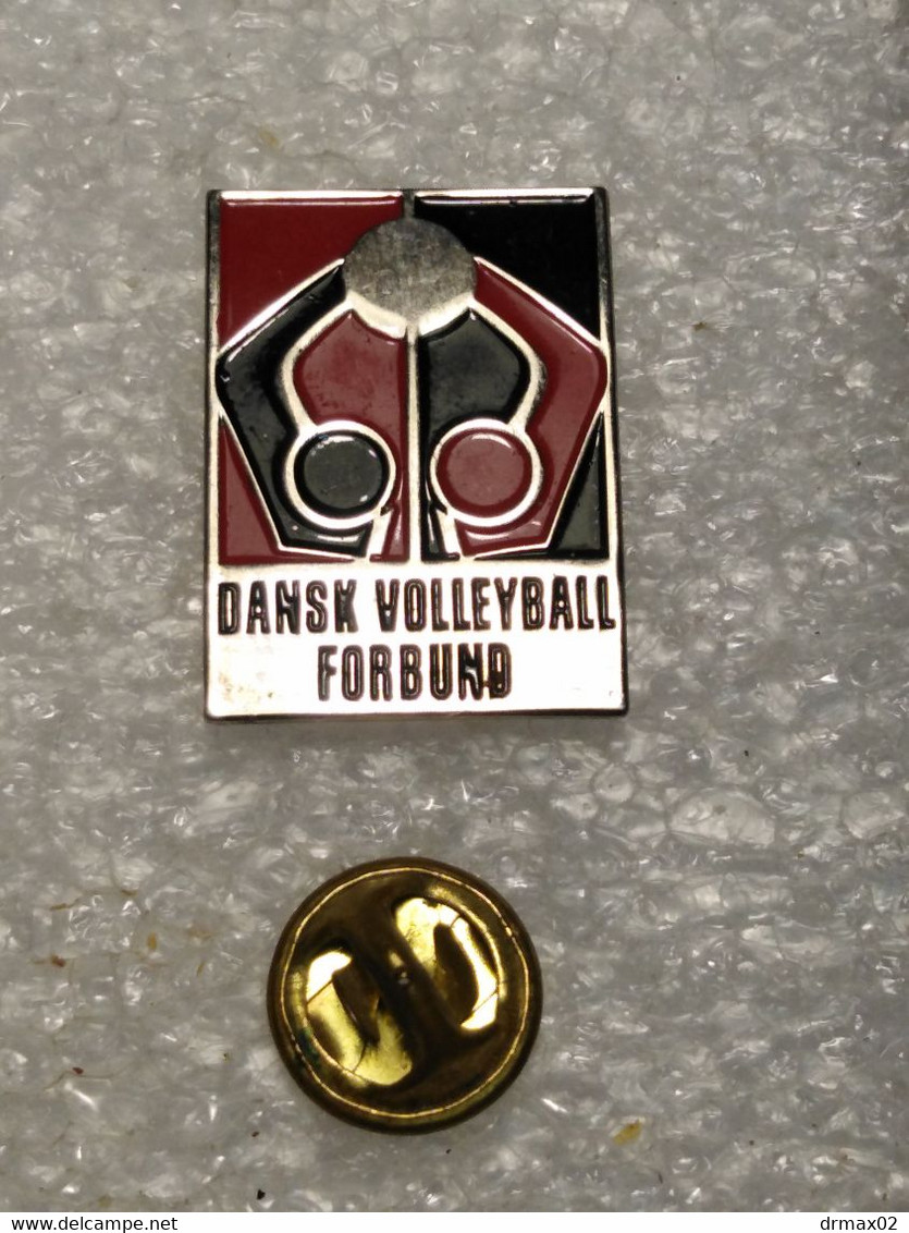 DANSK VOLLEYBALL FEDERATION - ASSOCIATION DANEMARK / Voleibol Pin - Badge - Volleyball