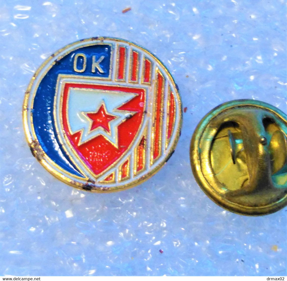 VOLLEYBALL CLUB OK CRVENA ZVEZDA - RED STAR  FROM SERBIA  / Voleibol Pin - Badge Vintage - Volleyball