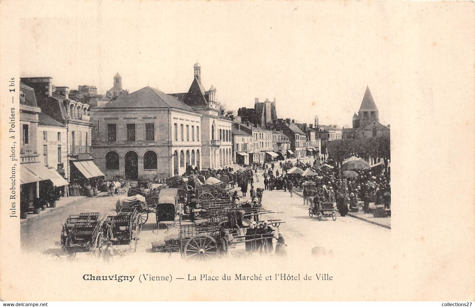 86-CHAUVIGNY-LA PLACE DU MARCHE ET L'HÔTEL DE VILLE - Chauvigny
