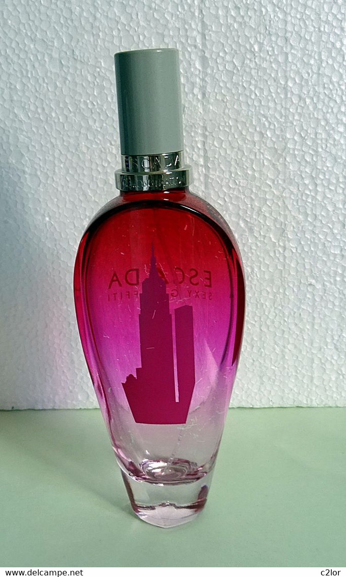 Flacon Vaporisateur " SEXY GRAFFITI" D'ESCADA  EDT 100 Ml VIDE/EMPTY Pour Collection Ou Décoration - Flacons (vides)