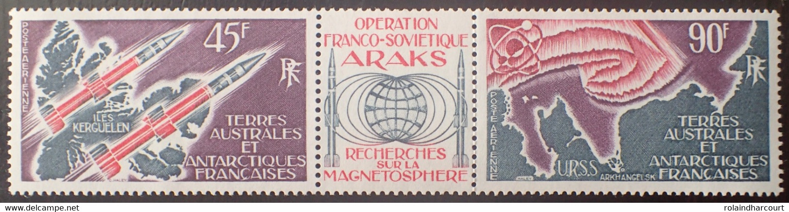 R2441/55 - 1975 - T.A.A.F. - POSTE AERIENNE - Triptyque N°41A TIMBRES NEUFS** - Poste Aérienne