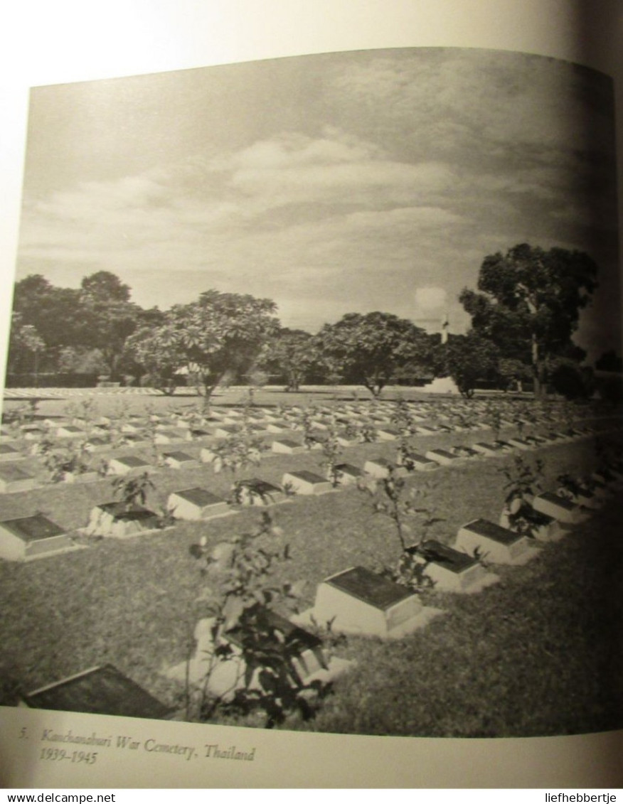 Their name liveth - volume III, part III : Pictures of Commonwealth War Cemeteries - in the East - WO I en WO II -