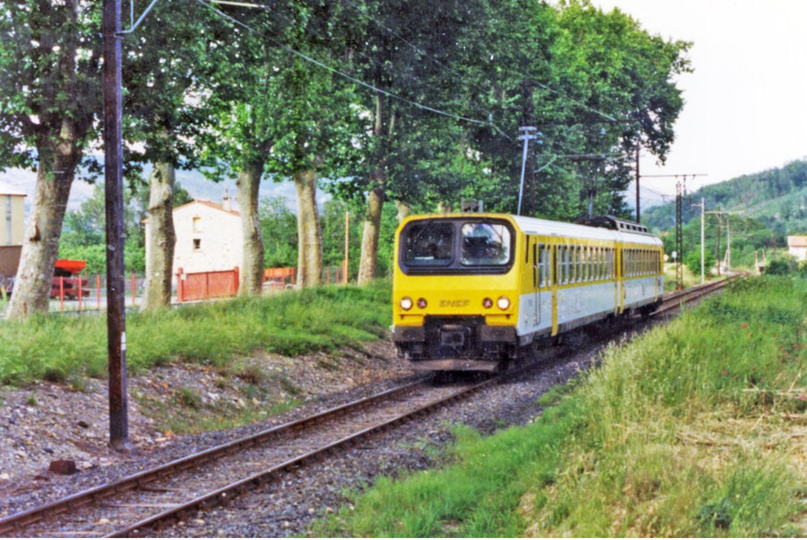 Prades (66 - France) 8 Juin 1989 - Une Automotrice Z2 Près De Prades - Eisenbahnen