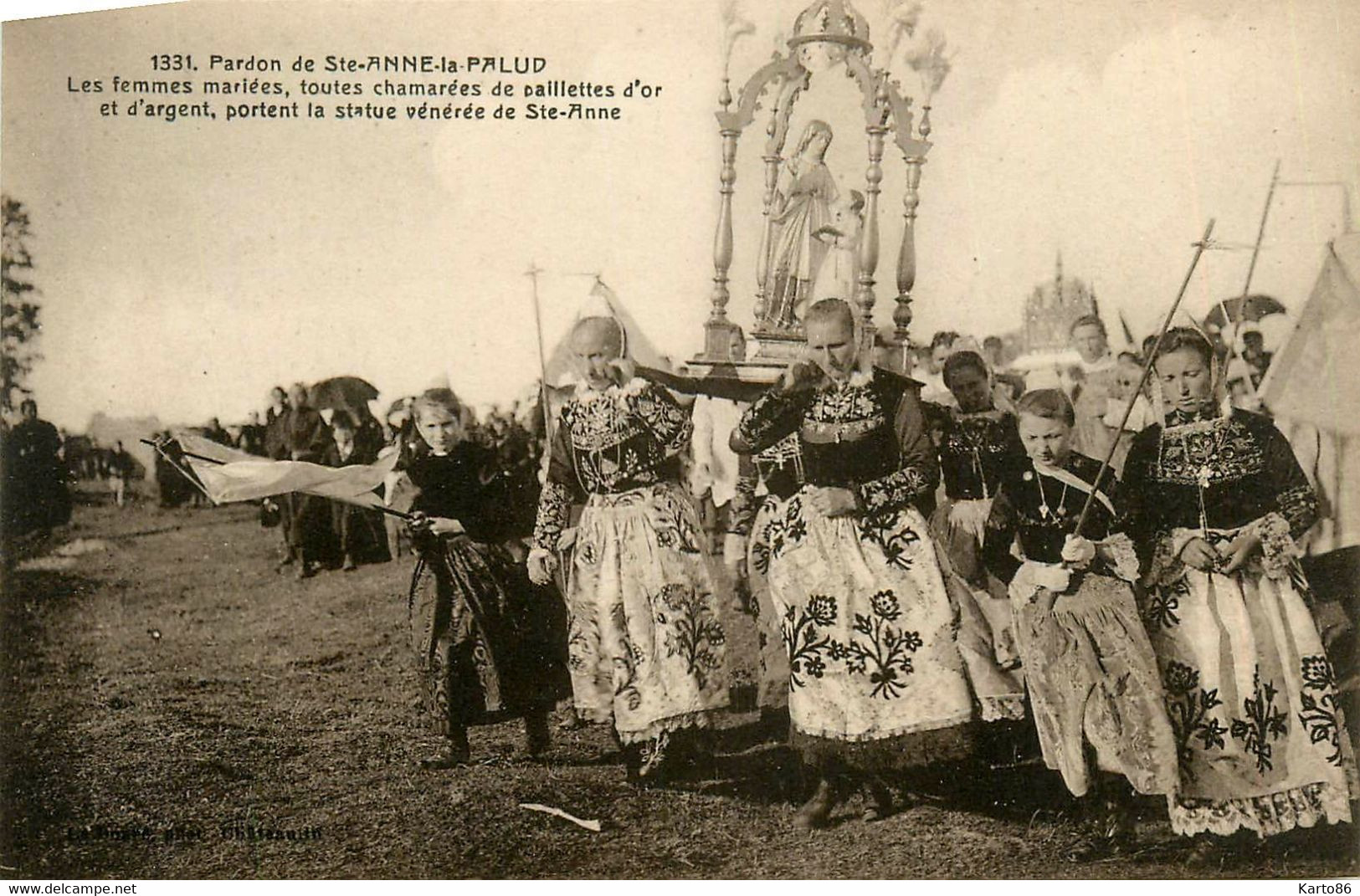 Plonévez Porzay * Pardon De Ste Anne La Palud * Femmes Mariées Portent La Statue De La Vénérée Ste Anne * Coiffe - Plonévez-Porzay