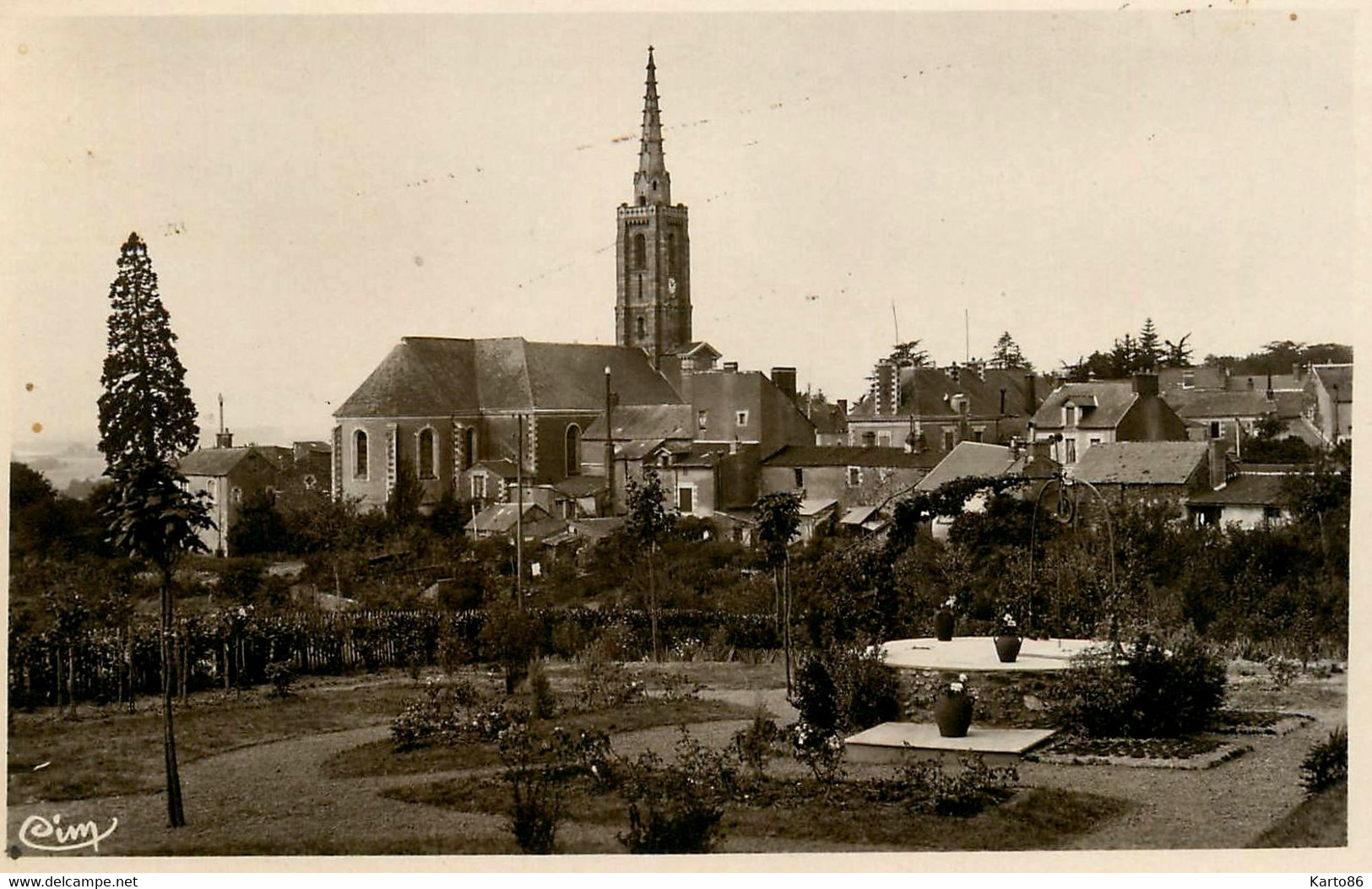 Mauves Sur Loire * L'église Et Le Quartier Ouest Du Bourg - Mauves-sur-Loire