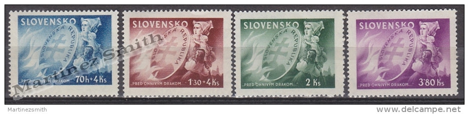 Slovakia - Slovaquie 1945 Yvert 118-21 In Benefit For The Burnt Homes - MNH - Nuevos