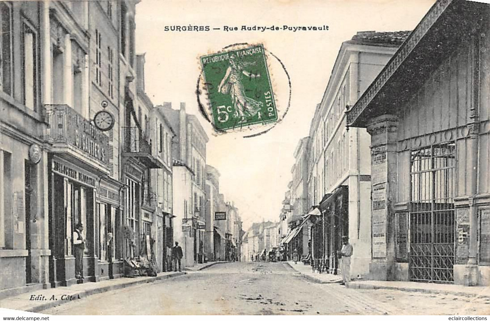 Surgères          17           Rue Audry De Puyravault  . Horlogerie Et Les Halles        (voir Scan) - Surgères