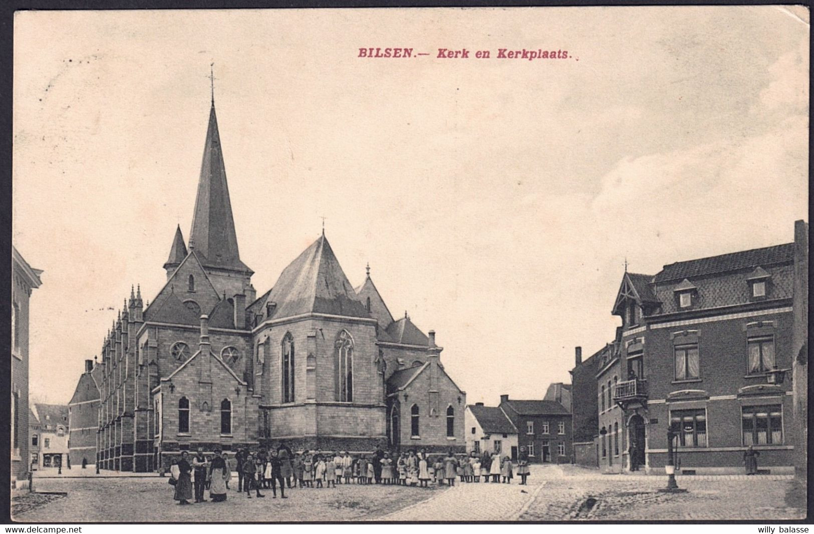 +++CPA - BILSEN - BILZEN - Kerk En Kerkplaats - Animée   // - Bilzen