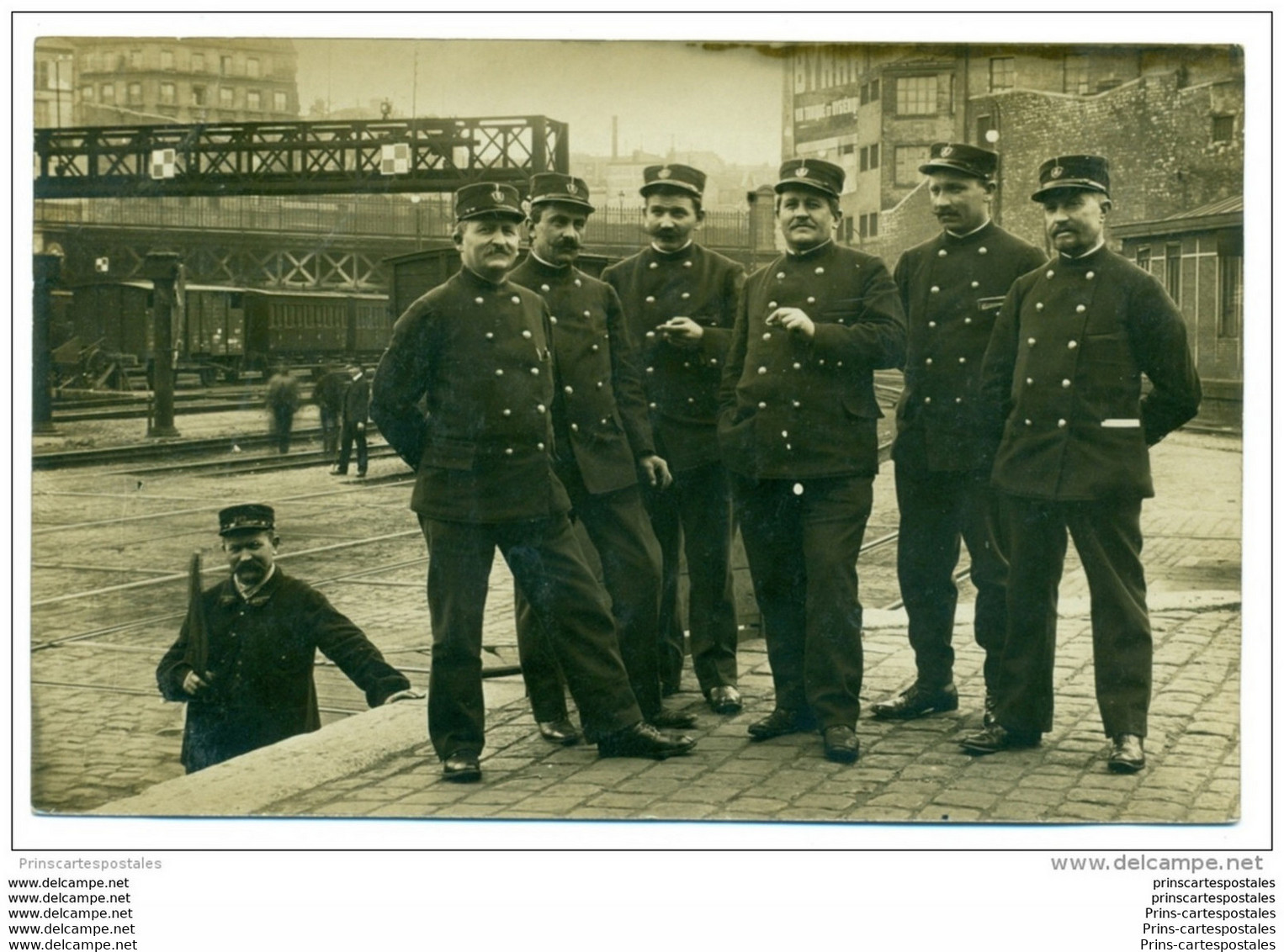 CPA 75 Carte Photo Le Personnel De Gare De L'Est Pont Lafayette - Transporte Público