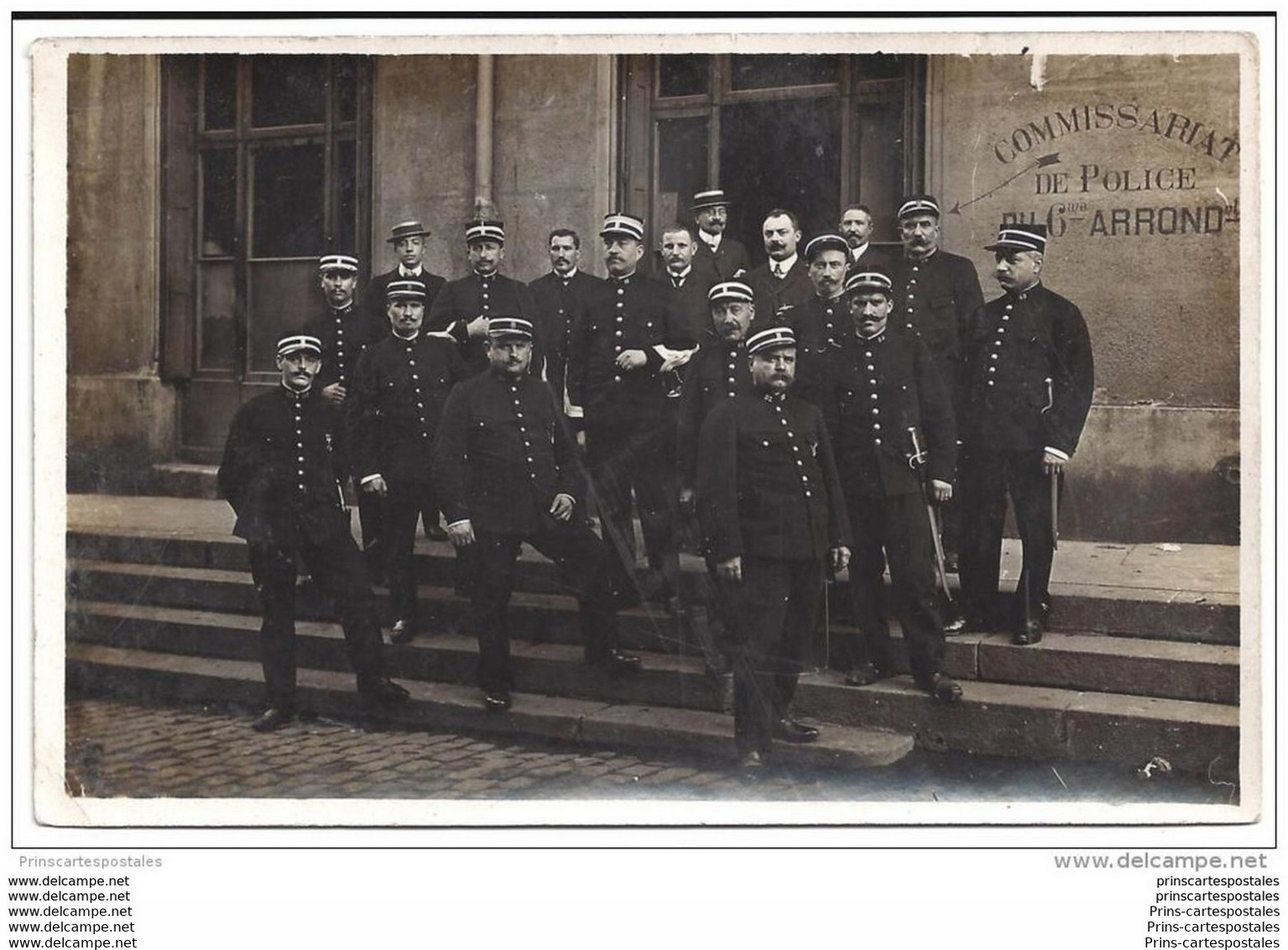 CPA 75 Carte Photo Commissariat De Police Du 6eme - Arrondissement: 06