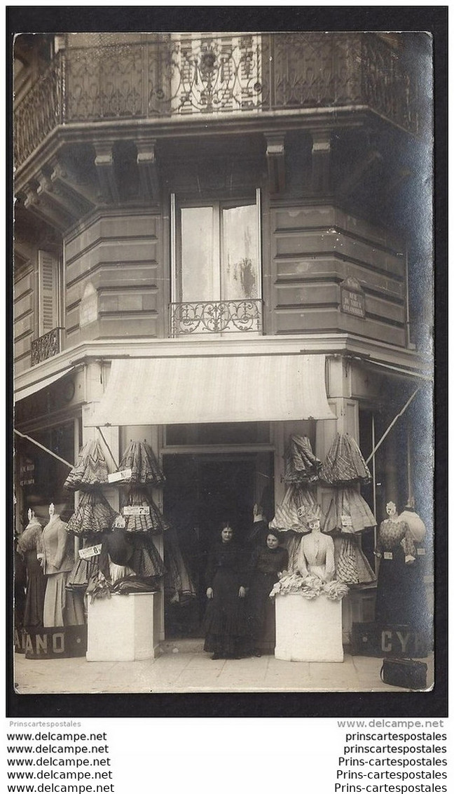 CPA 75 Carte Photo Devanture De Magasin D'habillement  Angle Rue De La Croix Et Vieux Colombier - Arrondissement: 06