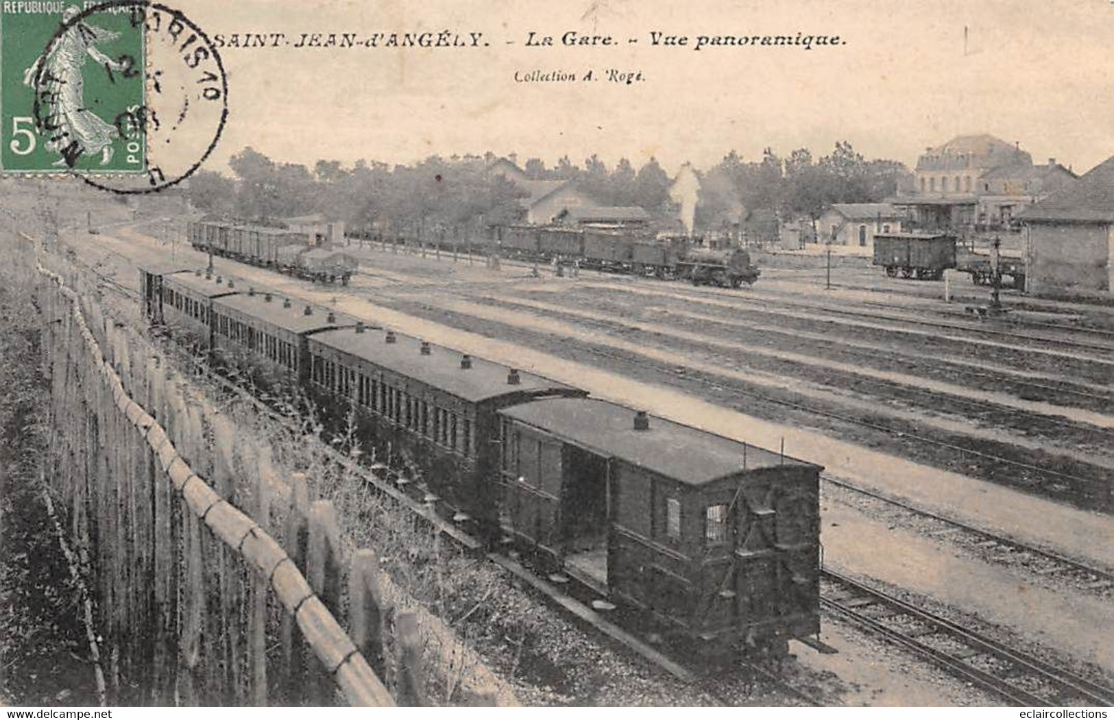Saint Jean D'Angély           17      Intérieur De La Gare. Vue Panoramique        (voir Scan) - Saint-Jean-d'Angely