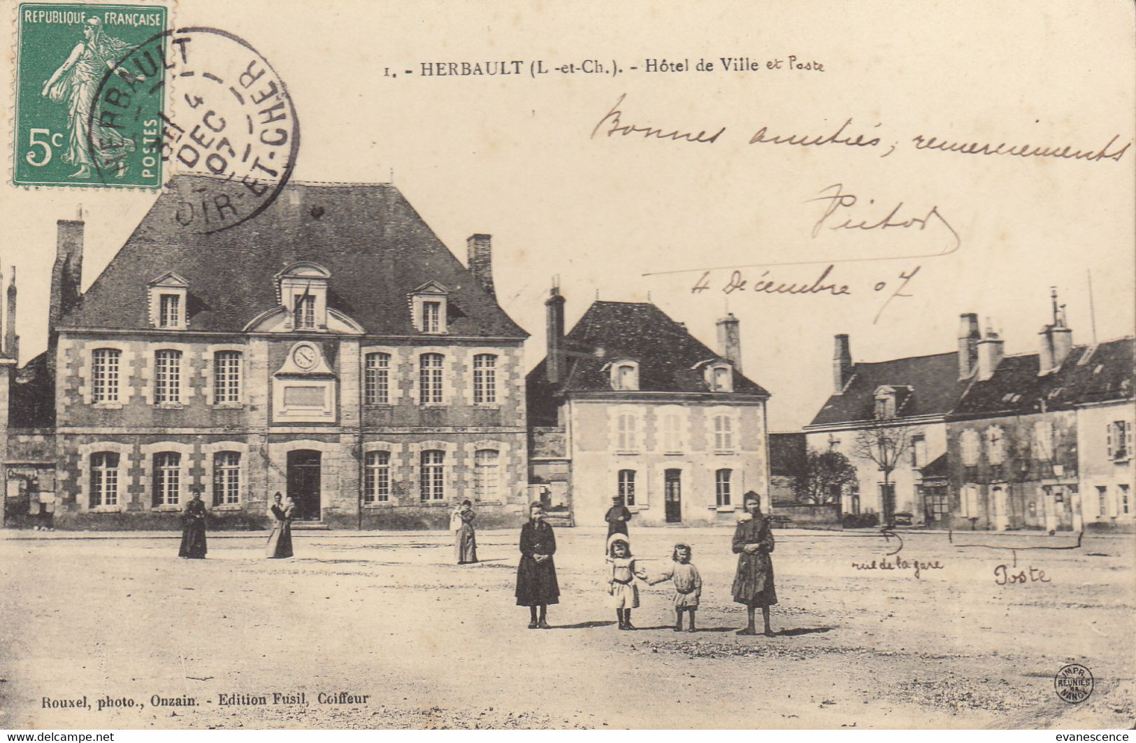 41 /   Herbault :  Hotel De Ville Et Pose        ///  Ref.  Mars. 21 //   BO. - Herbault