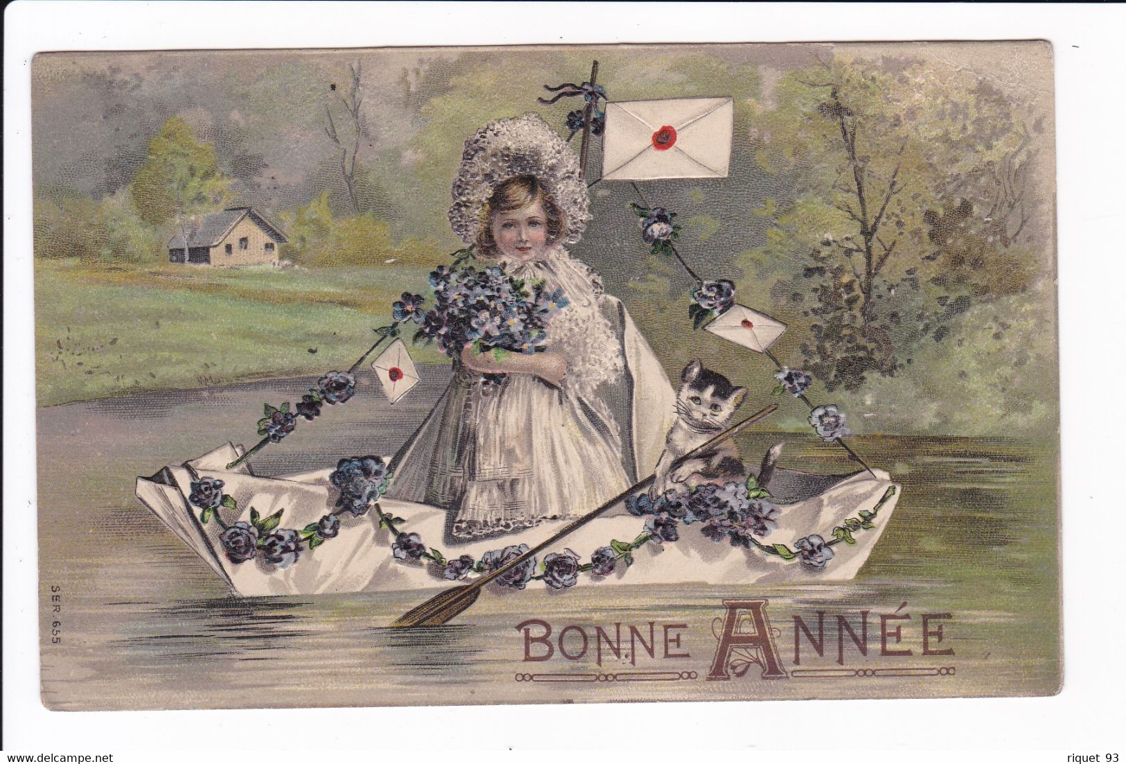 Carte Embossée "Bonne Année" - Jeune Fille Sur Bateau Avec Chat Et Violettes Sur Un étang - Autres & Non Classés