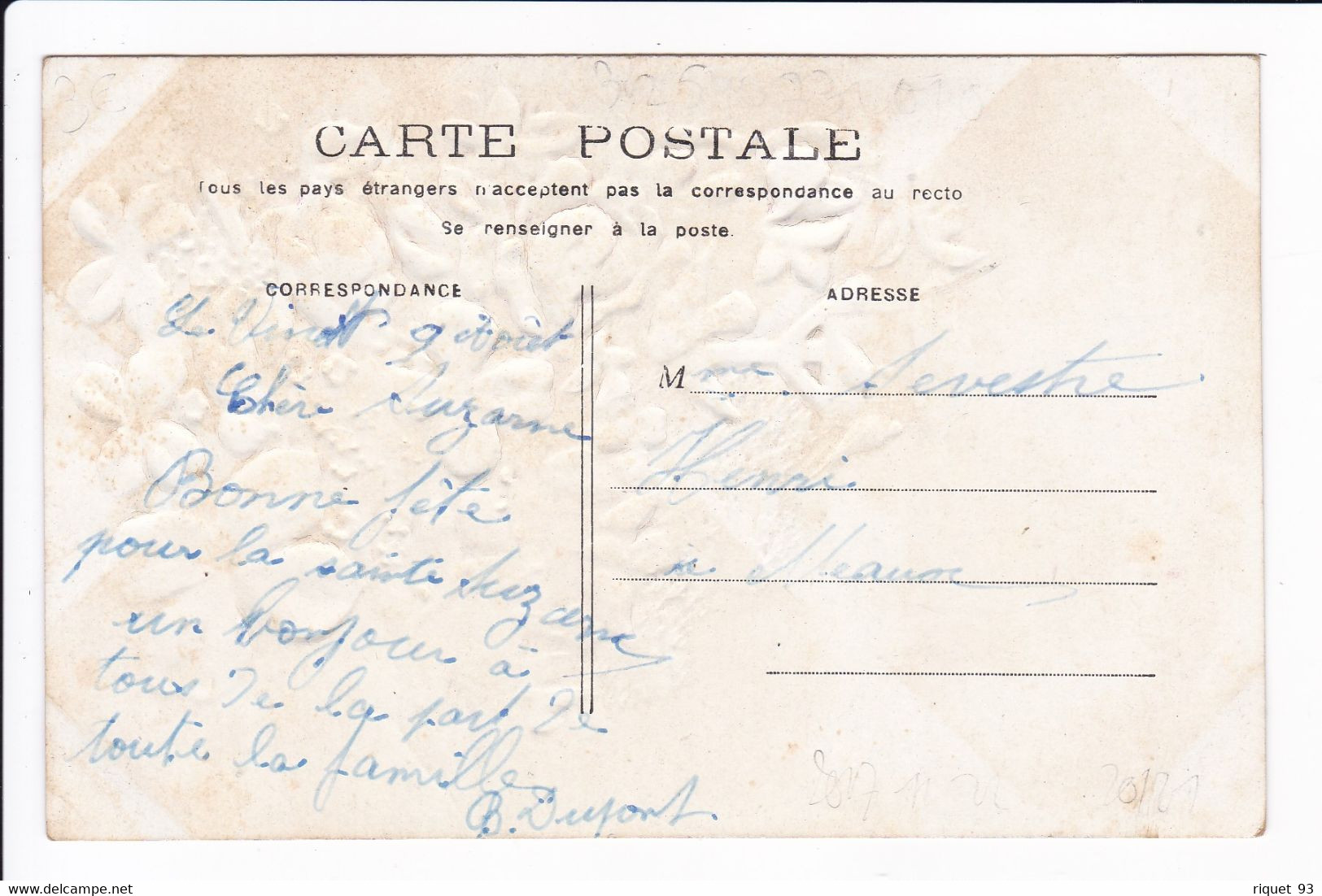 Carte Embossée "Les Fleurs Passent, L'Amitié Reste" -Paysage . Trèfles à 4 Feuilles, Roses Nichoir Et Colombes - Autres & Non Classés