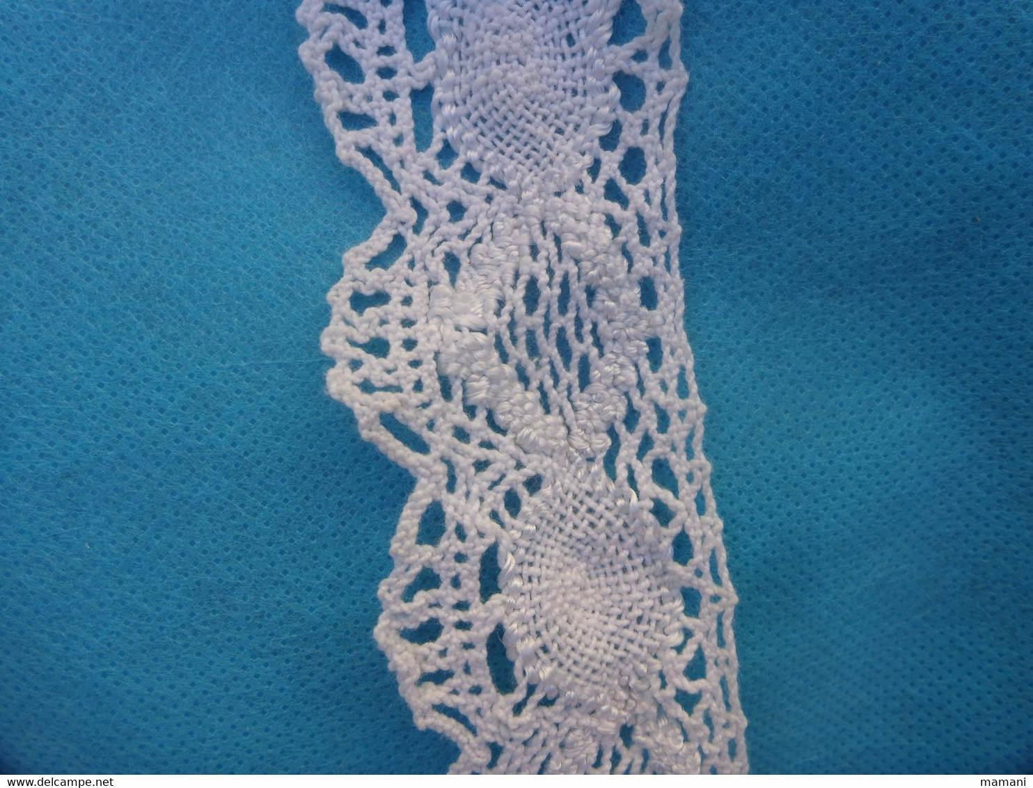 1 Lot De 2 Dentelles - Laces & Cloth