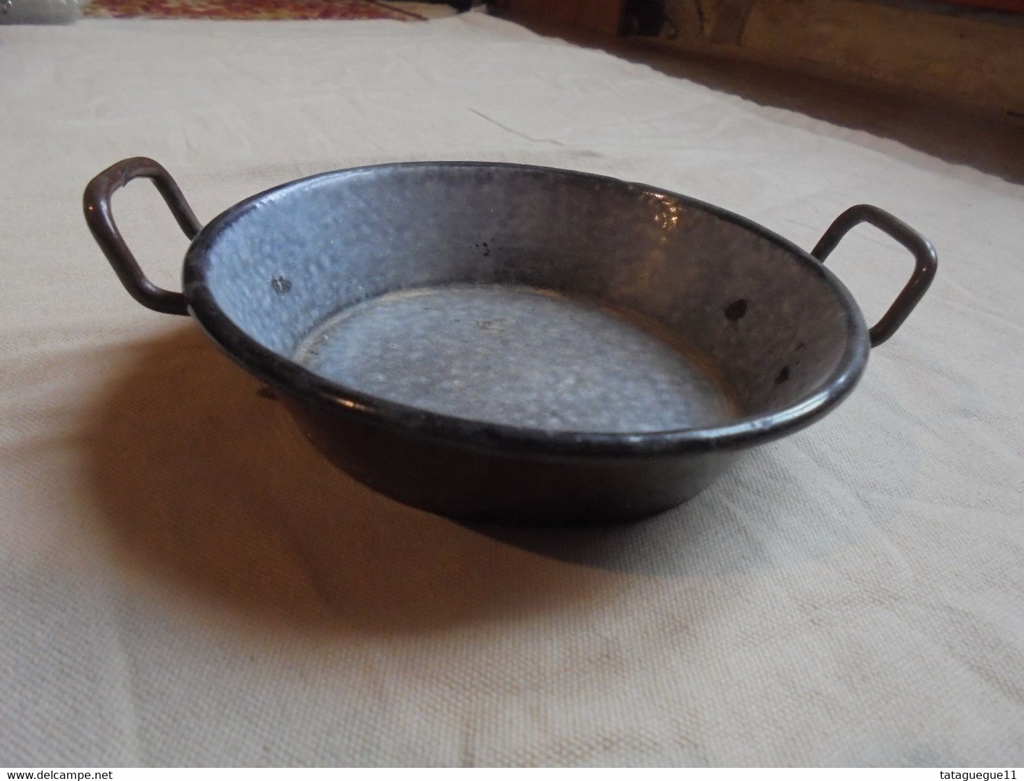 Ancien - Mini Plat à Oeuf En Tôle émaillée Marron - Pots