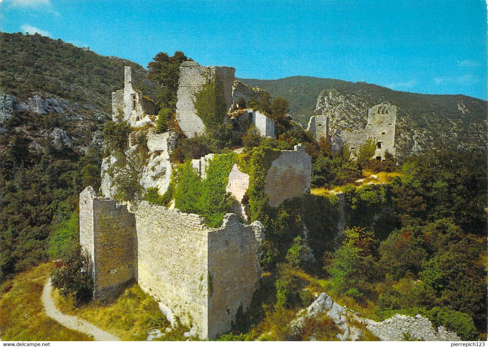 84 - Oppède Le Vieux - Le Château Du XIIIe Siècle De L'ancienne Cité Romaine - Oppede Le Vieux