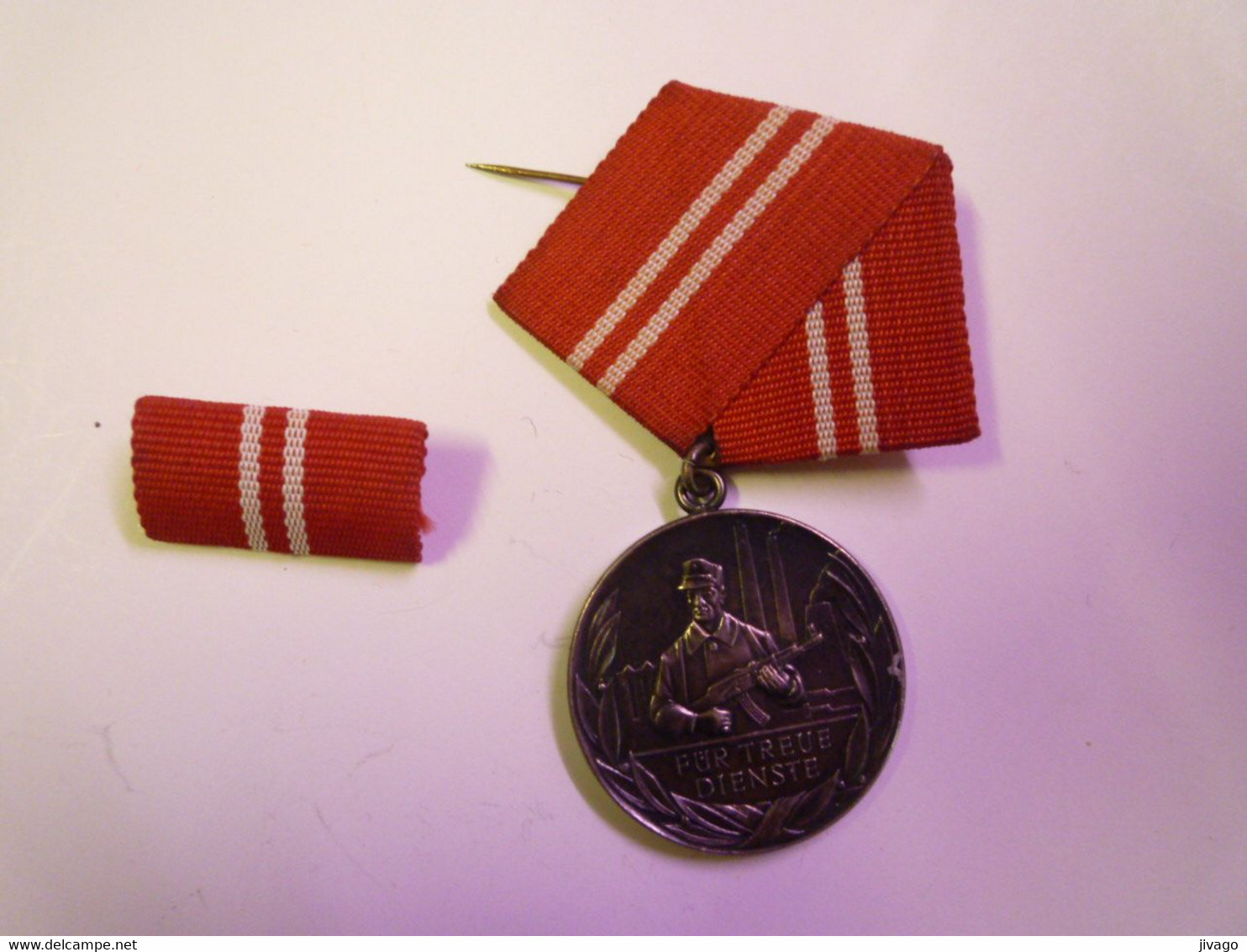 2021 - 985  Médaille  ALLEMANDE  " FÜR TREUE DIENSTE "   XXX - Germany