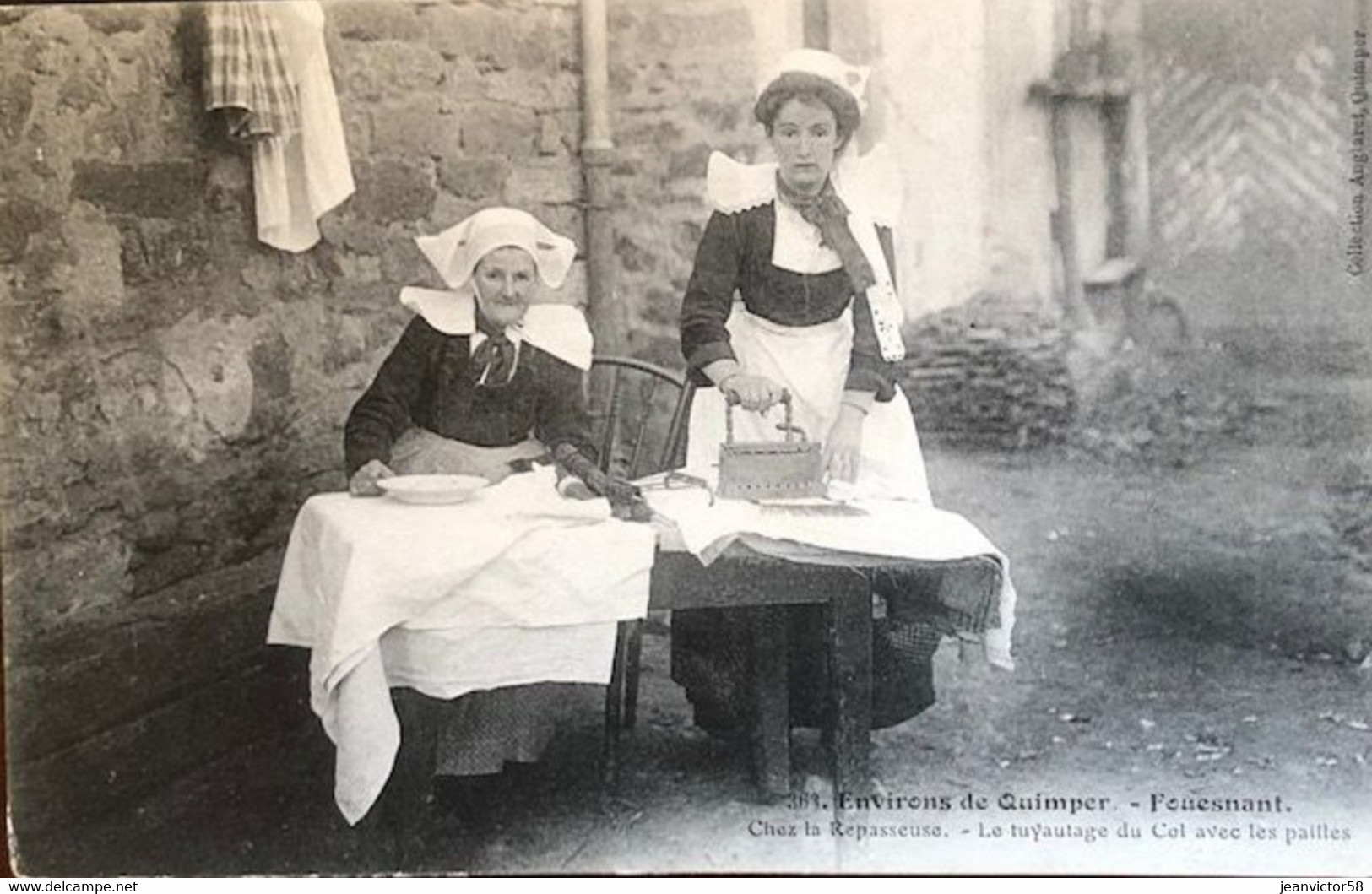 363 Environs De Quimper Fouesnant Chez La Repasseuse. Le Tuyautage Du Col Avec Pailles - Fouesnant