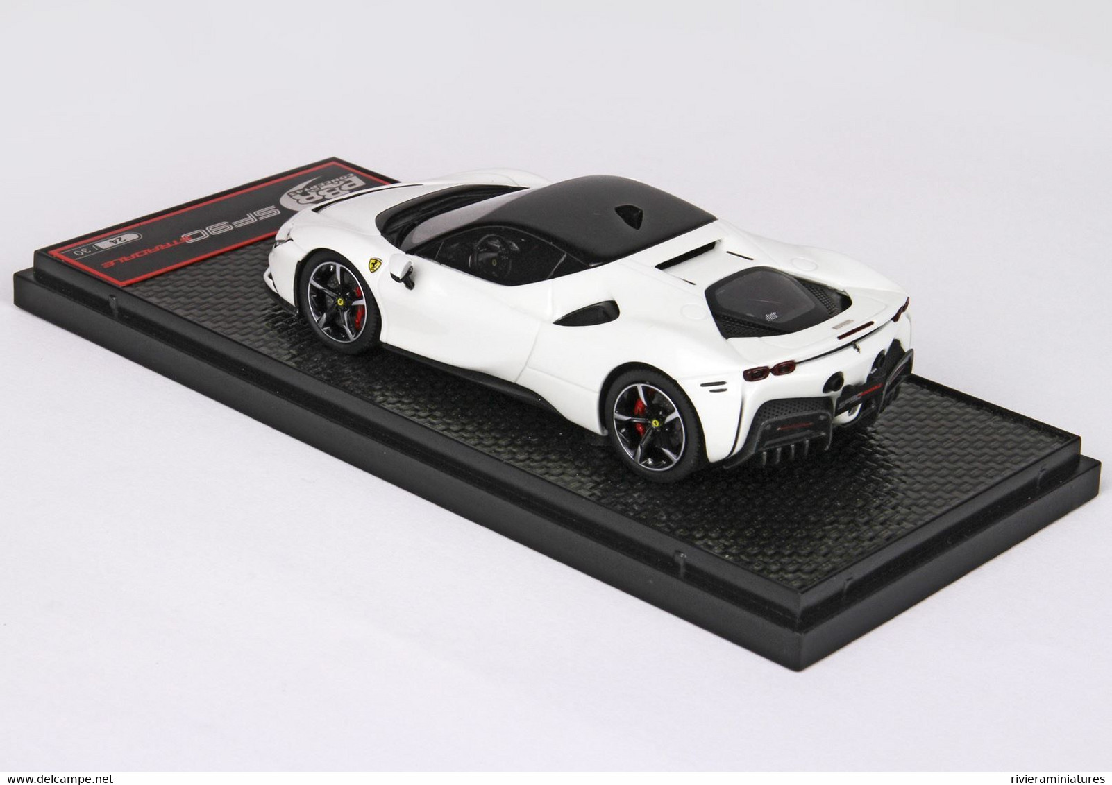 BBR - FERRARI SF 90 Stradale - Avus White / Black Roof - BBRC228D1 - 1/43 - BBR