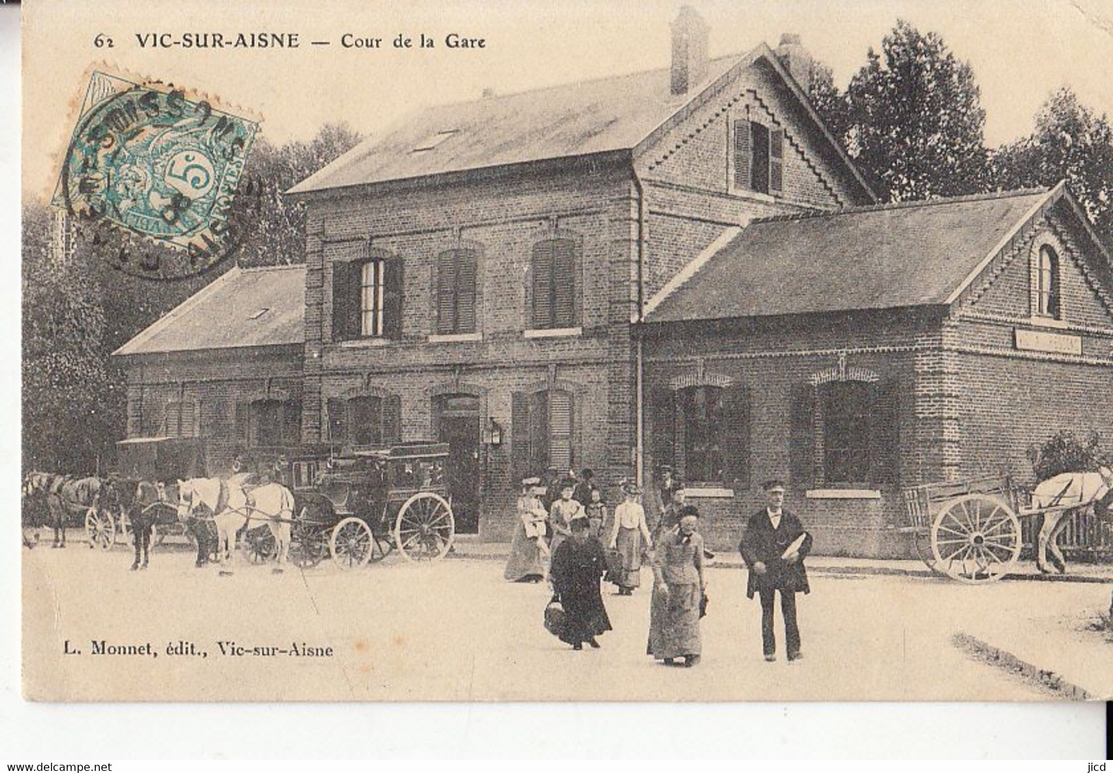 02- Vic Sur Aisne Cour De La Gare Belle Animation Et Attelage - Vic Sur Aisne