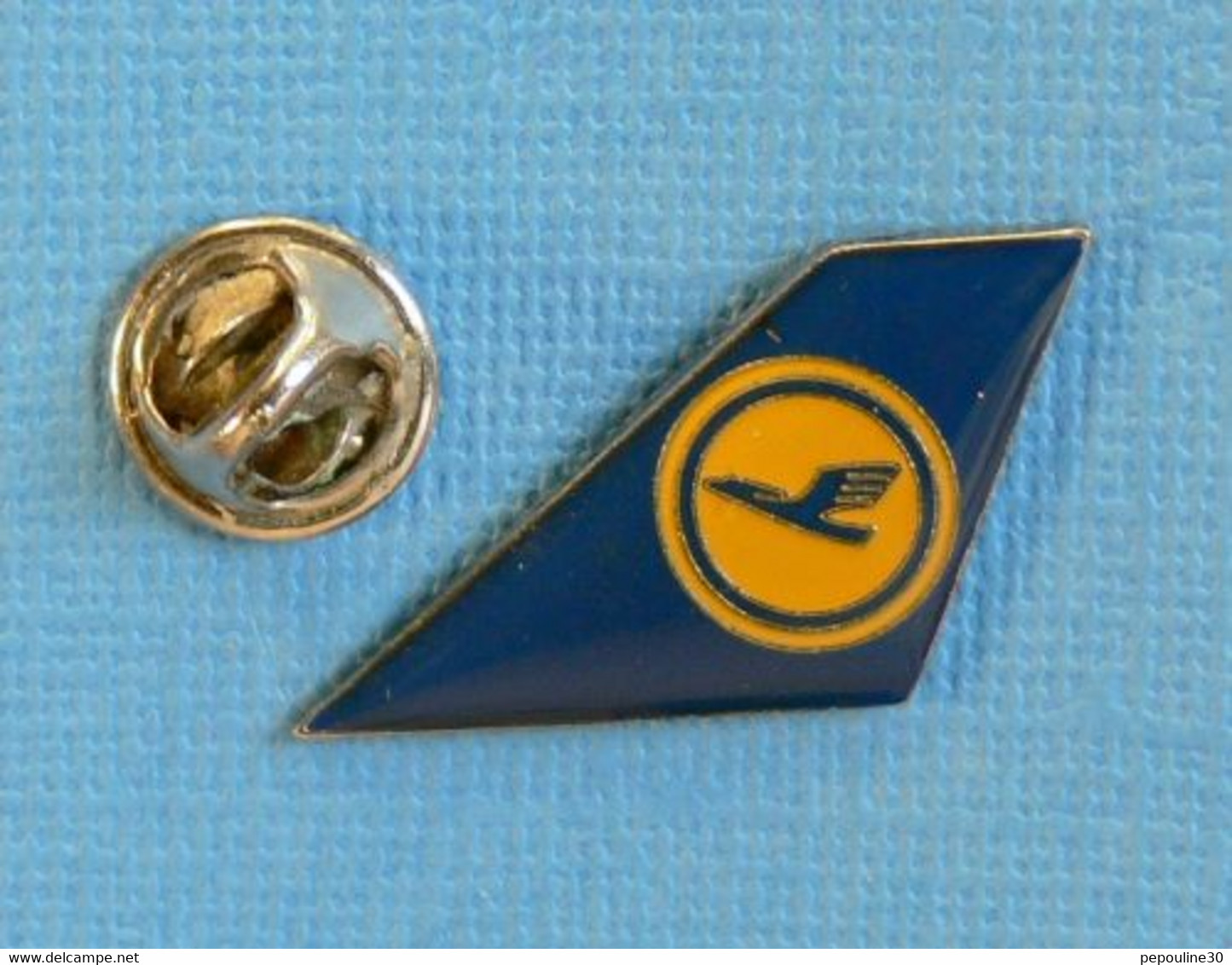 1 PIN'S //  ** DÉRIVE D'AVION DE LA LUFTHANSA / COMPAGNIE AÉRIENNE PRIVÉE ALLEMANDE ** . (WST BASEL) - Avions