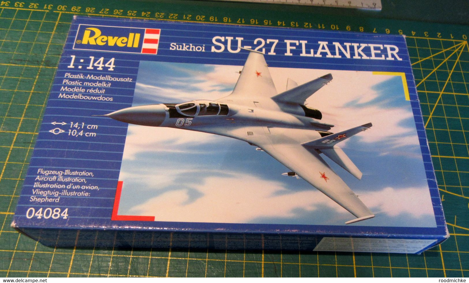 REVELL SUKHOI SU-27 FLANKER 1/144 - Avions