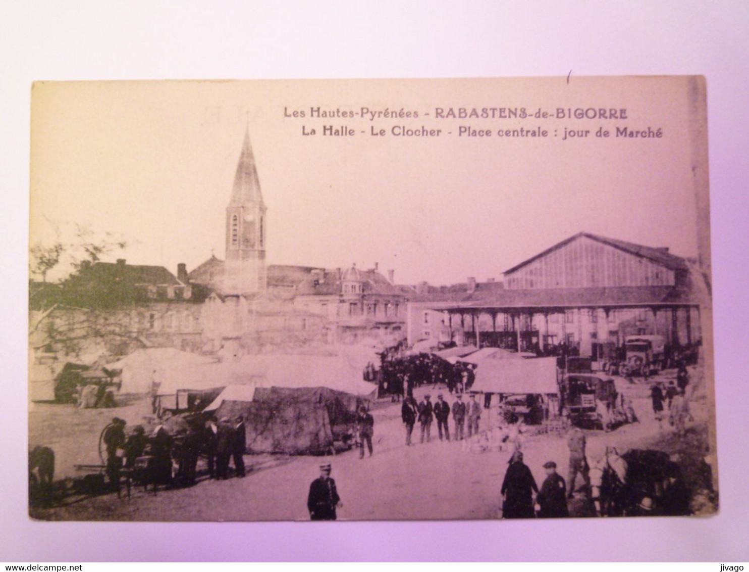 2021 - 1009  RABASTENS-de-BIGORRE  (H-P)  :  Place Centrale  -  Jour De Marché   XXX - Rabastens De Bigorre