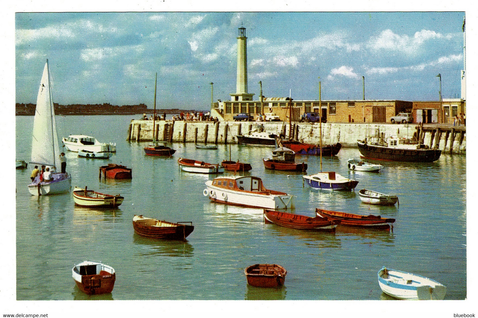 Ref 1478 - Postcard - Harbour Boats & Lighthouse - Margate Kent - Lighthouses