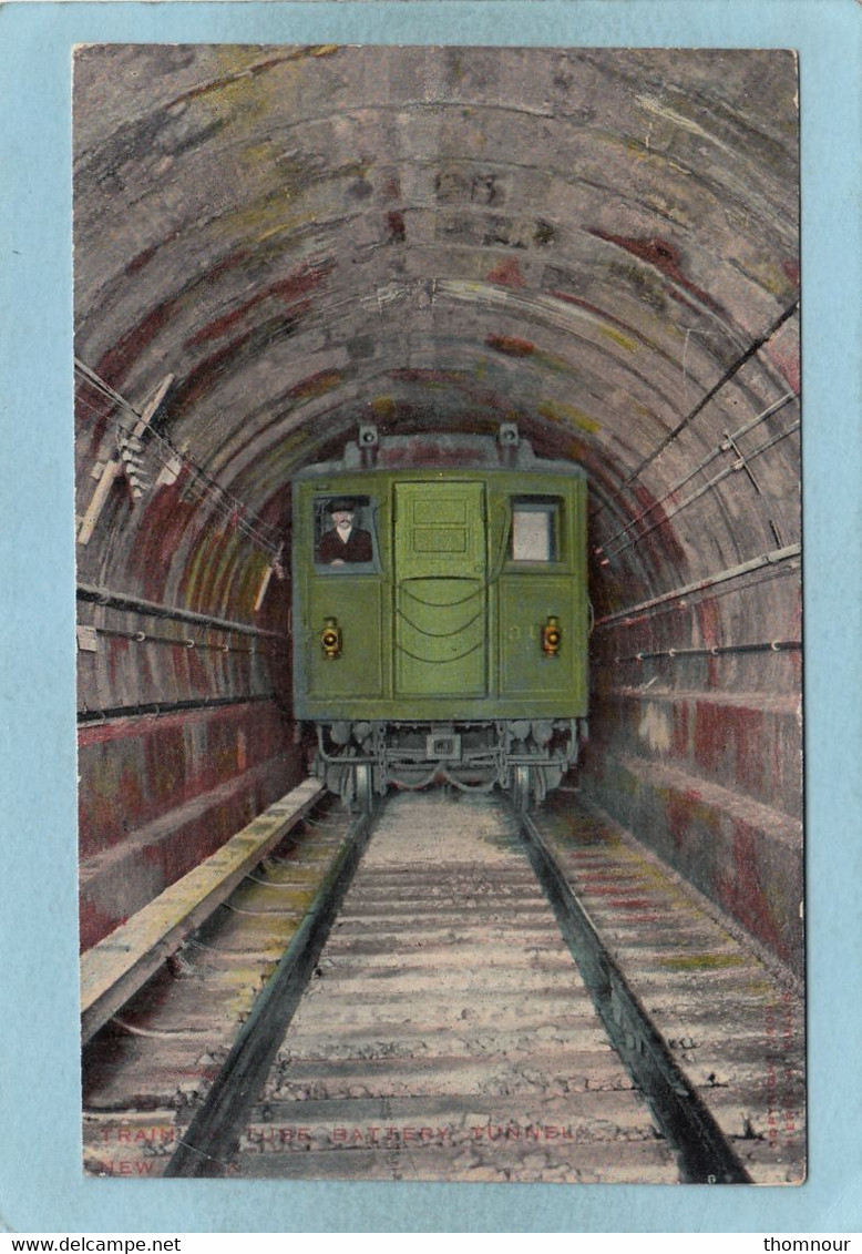 NEW  YORK     -  TRAIN  IN  THE  TUBE  BATTERY  TUNNEL  - - Transportmiddelen