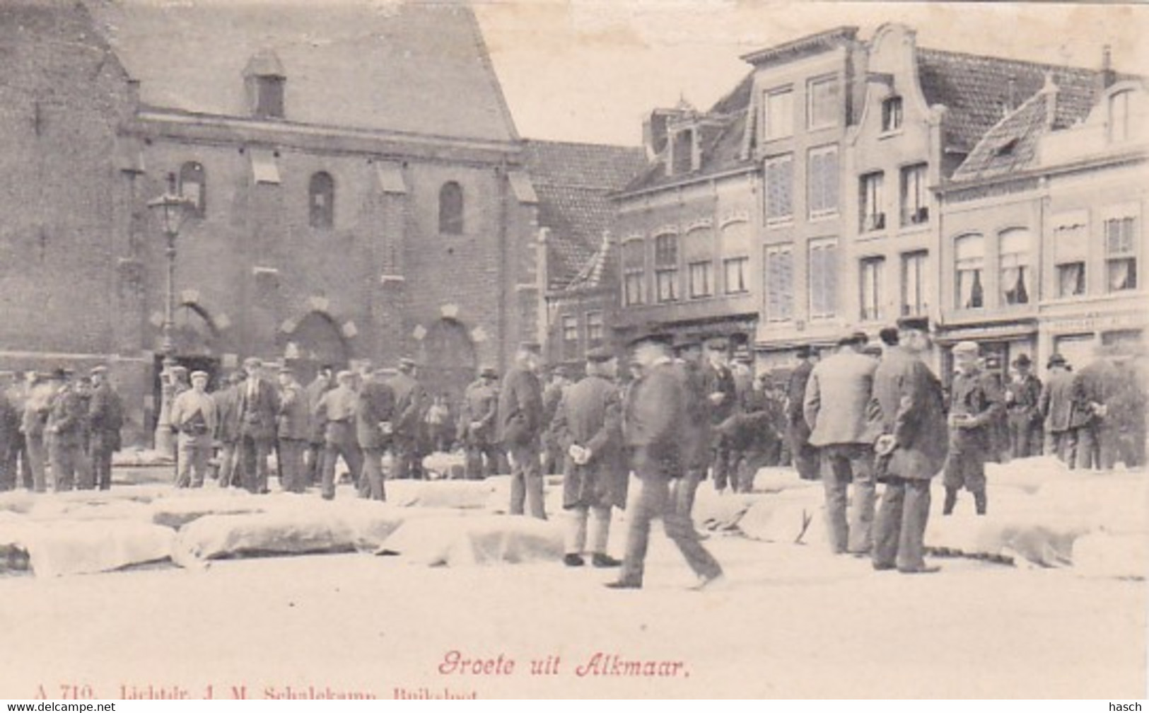 4843323Alkmaar, Groet Uit Alkmaar Rond 1900 Kaasmarkt. (zie Bovenrand Ook Aan De Achterkant) - Alkmaar