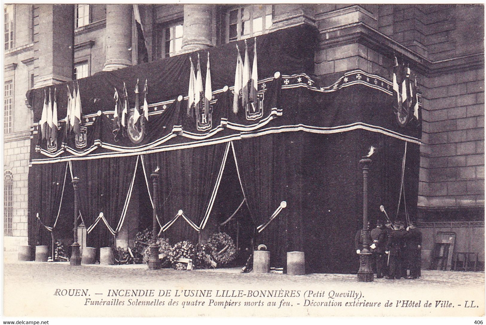 Incendie De L'Usine Lille-Bonnières - Décoration Extérieure De L'Hôtel De Ville - Le Petit-Quevilly