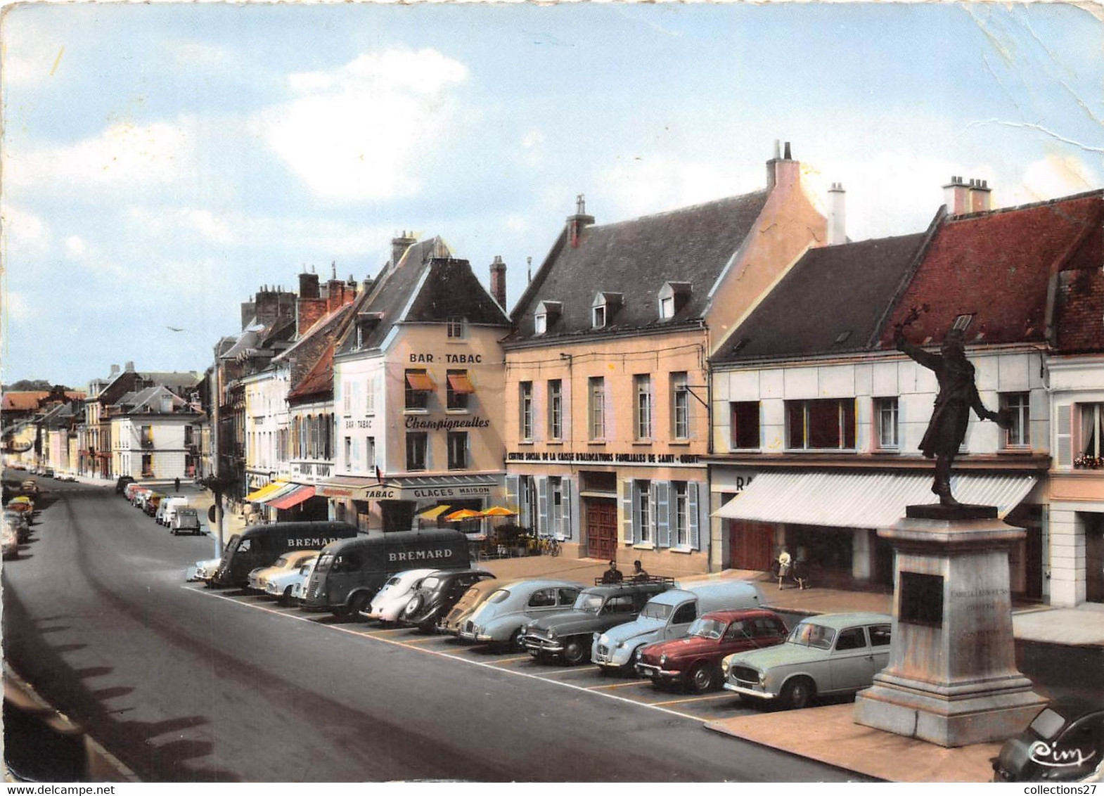 02-GUISE- PLACE D'ARME VUE AERIENNE - Guise