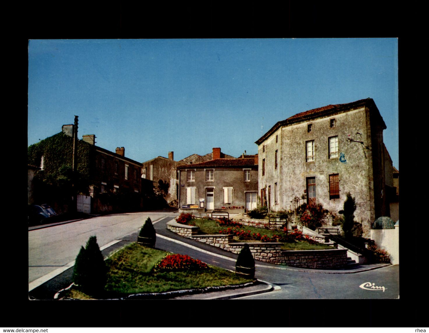 49 - MONTFAUCON - Place De La Motte - Montfaucon